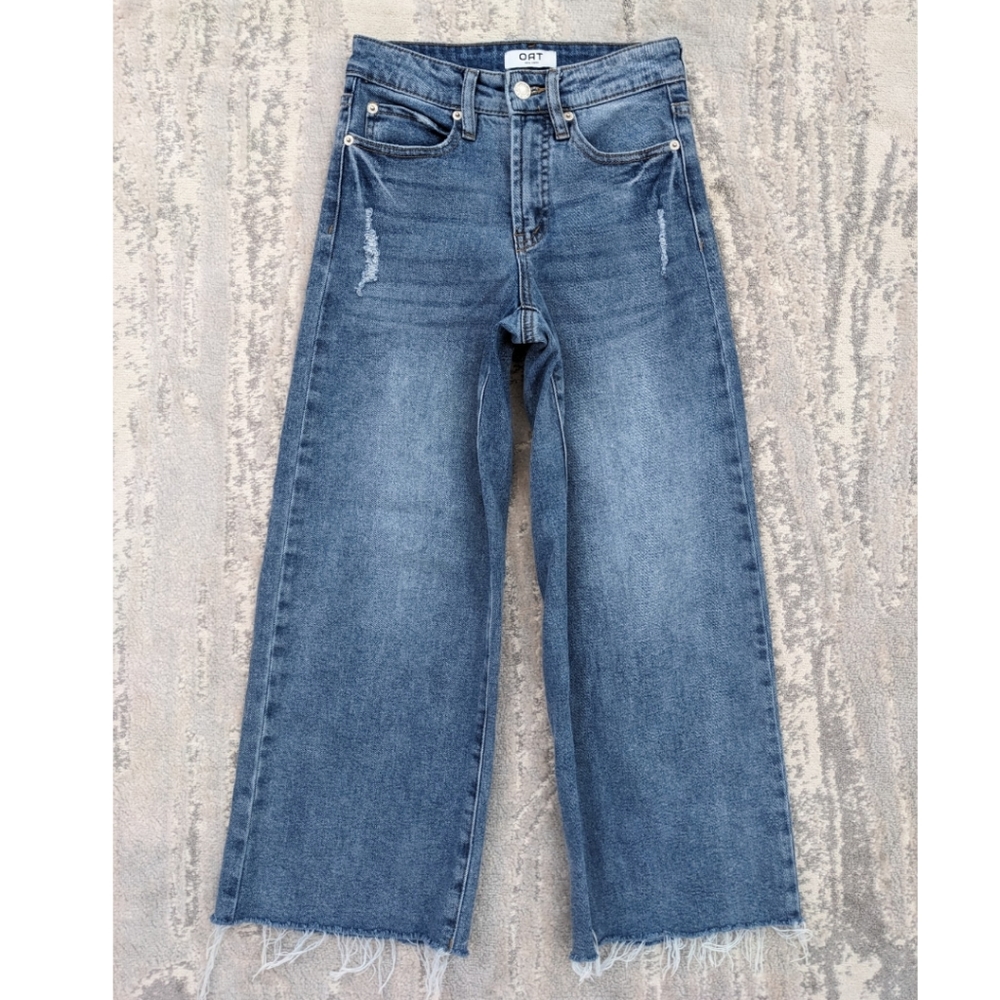 OAT New York Women's Wide Leg Cropped Raw Hem Frayed Jeans Med Rise Blue…